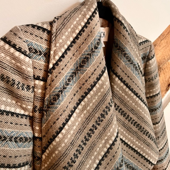 Soft Wool Blend Jacket with Tie Waist - Picture 3 of 6